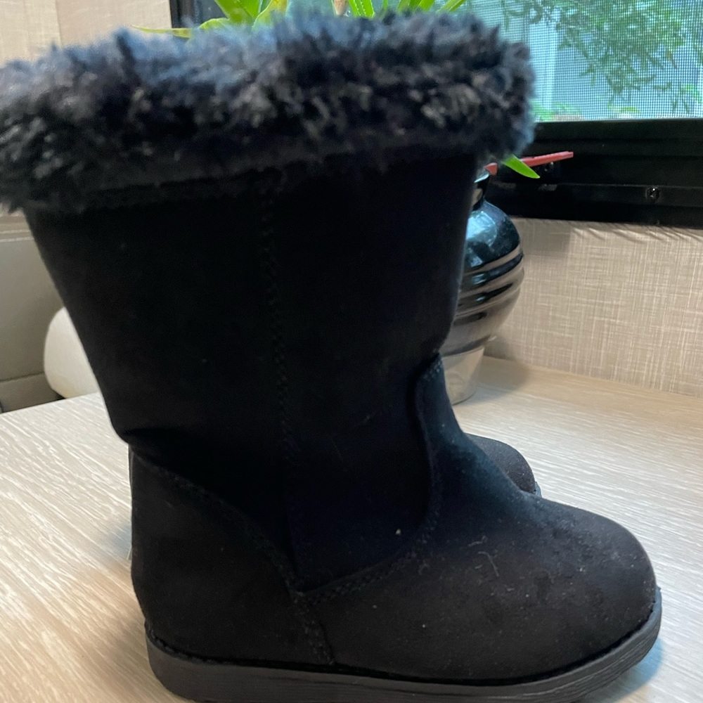 Toddler Girls' Leah Winter Shearling Style Boots - Cat & Jack